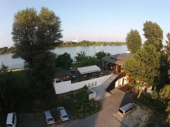 River Lodge - Dış Mekan