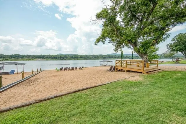 River Oaks Lookout - Unit B