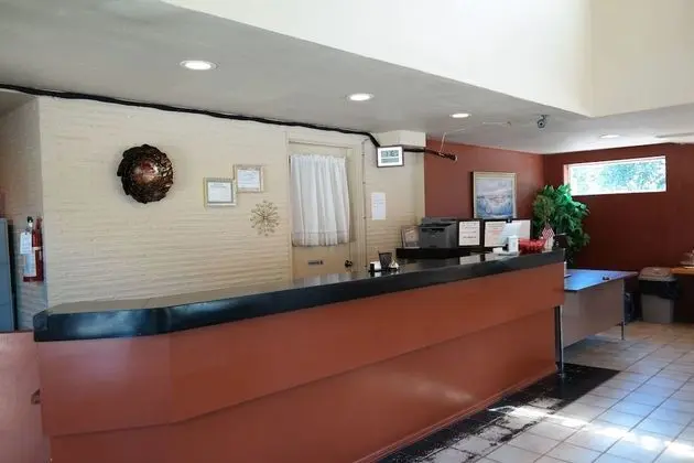 River Park Inn - Lobi
