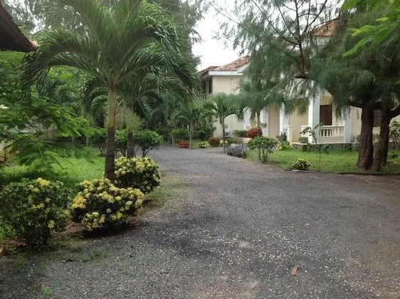 River Ray Estates - Lobi