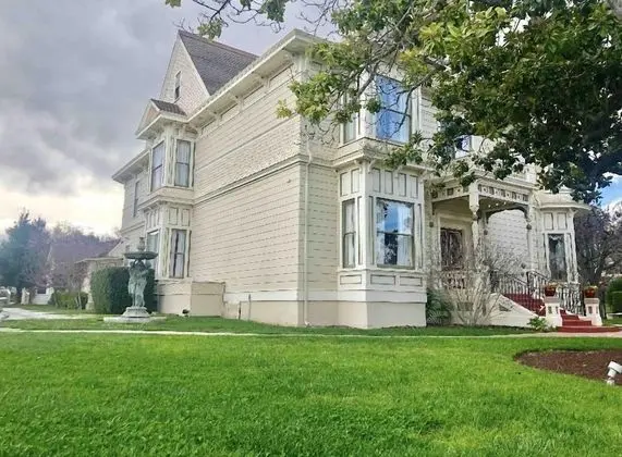 River Rd. Mansion