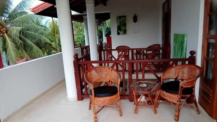 River shadow villa - Lobi