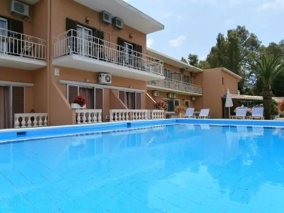 River Studios and Apartments