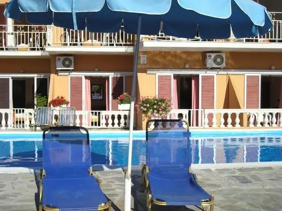 River Studios and Apartments - Havuz