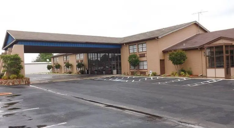 River Valley Inn and Suites