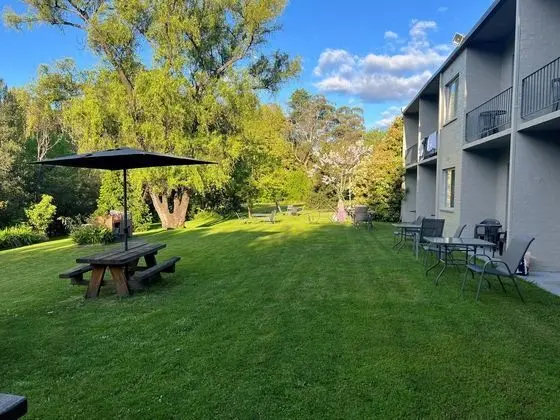 RIVERBANK PARK MOTEL