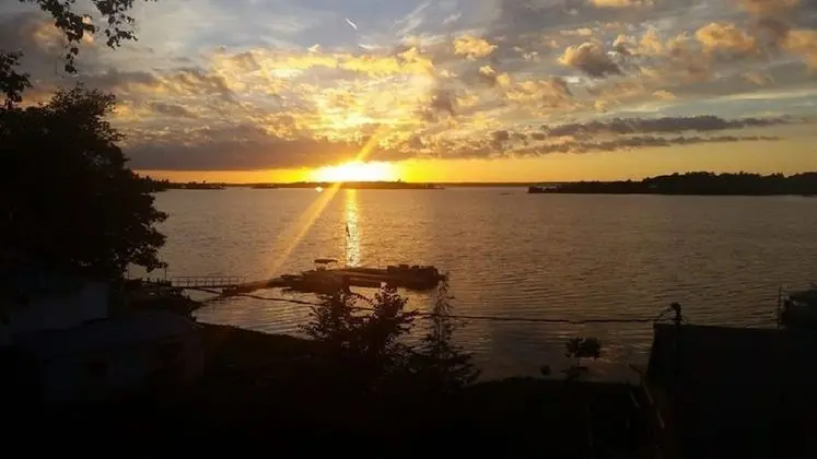 Riverbay Adventure Inn