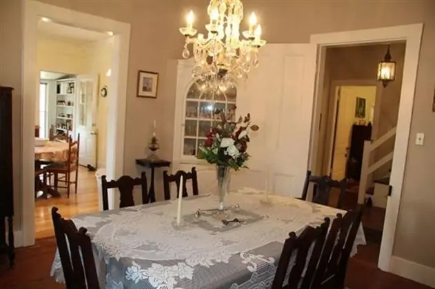 Riverboat Bed & Breakfast - Yerinde Yemek