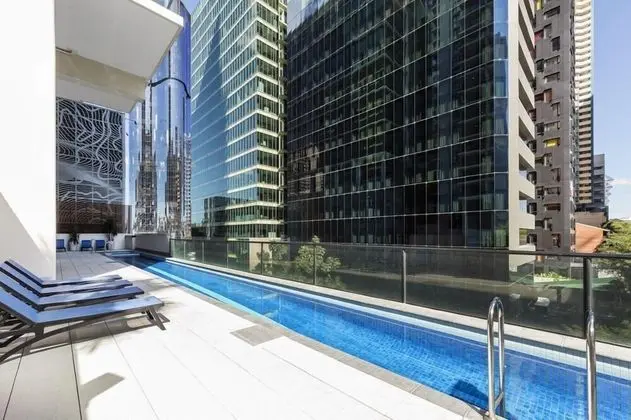 Rivercity CBD Apartment - Havuz