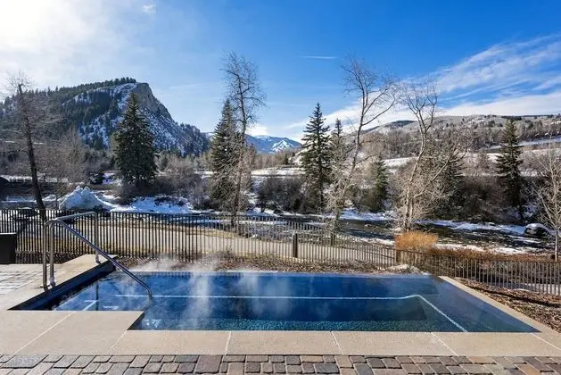 Riverfront Lodge - Havuz