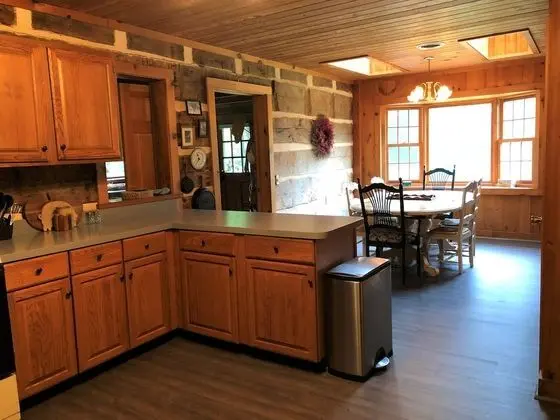 Riverfront Pioneer Cabins LLC - Mutfak