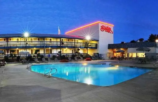 The Riverfront Hotel SureStay Collection by BW