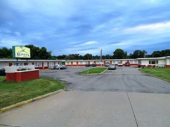 Rivers Inn Fort Madison - 1