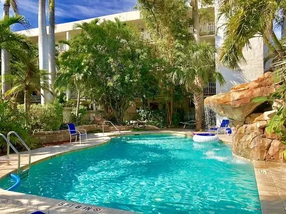 Riverside Apartments By The Beach - Havuz
