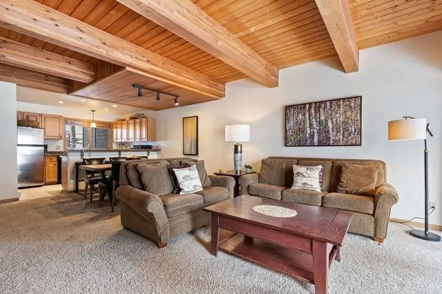 Riverside Condos A102 by Avantstay Condo Close To Downtown, Town Park & Ski Lift #8 - İç Mekan