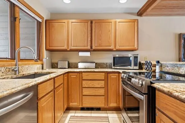 Riverside Condos C102 by Avantstay Condo Close To Downtown, Town Park & Ski Lift #8 - Mutfak