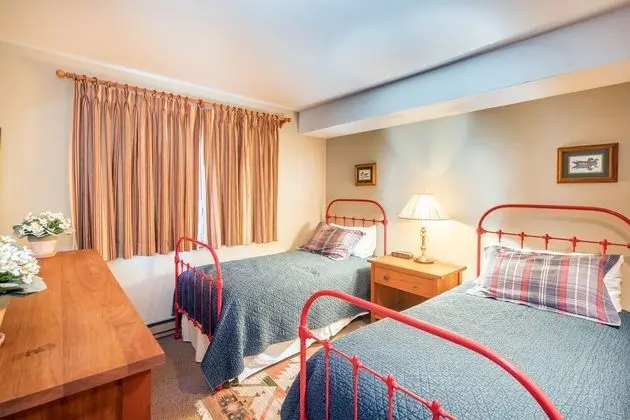 Riverside Condos C202 by Avantstay Condo Close To Downtown, Town Park & Ski Lift #8 - Oda