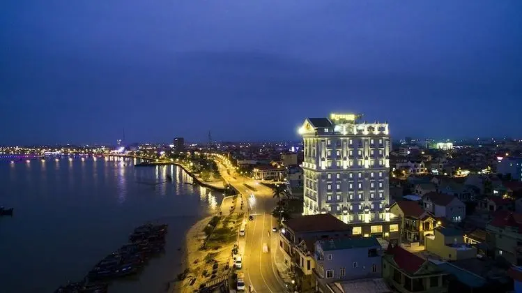 Riverside Hotel