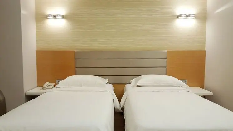THE RIVERSIDE HOTEL ESTHETICS