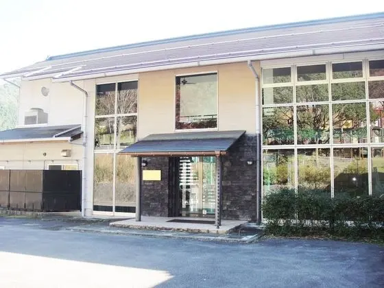 Riverside Hostel B&B – Hostel