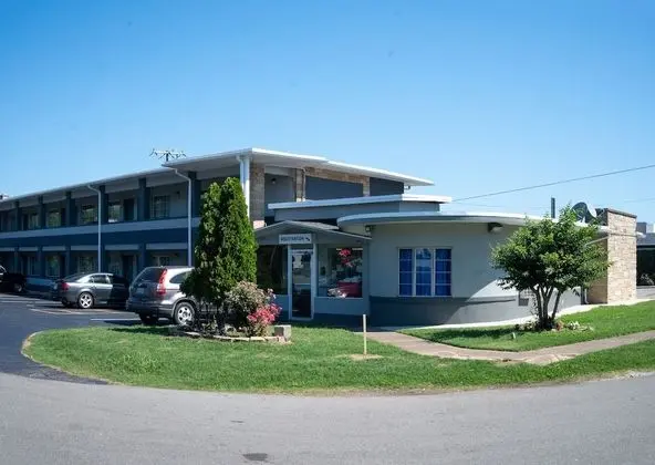Riverside Inn and Suites - Lobi