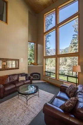 Riverside Lodge