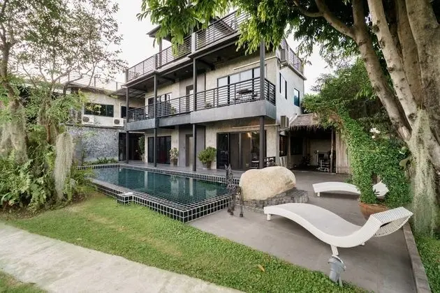 Riverside Luxury Pool Villa 88 Place - Lobi