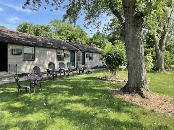 Riverside Motel