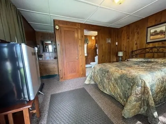 Riverside Motel - Oda