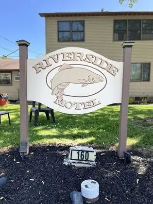 Riverside Motel - Öne Çıkan Resim