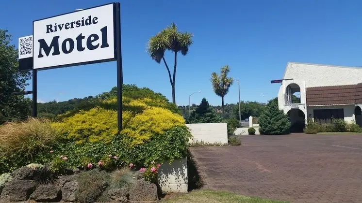 Riverside Motel