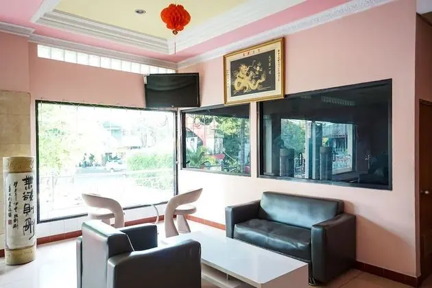 Riverside Hotel - Lobi