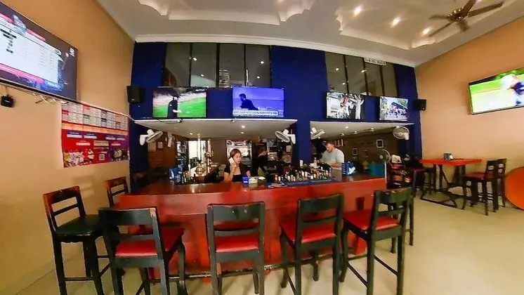 Riverside Phnom Penh Hotel - Yerinde Yemek
