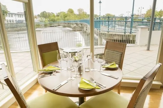 Riverside Hotel - Yerinde Yemek