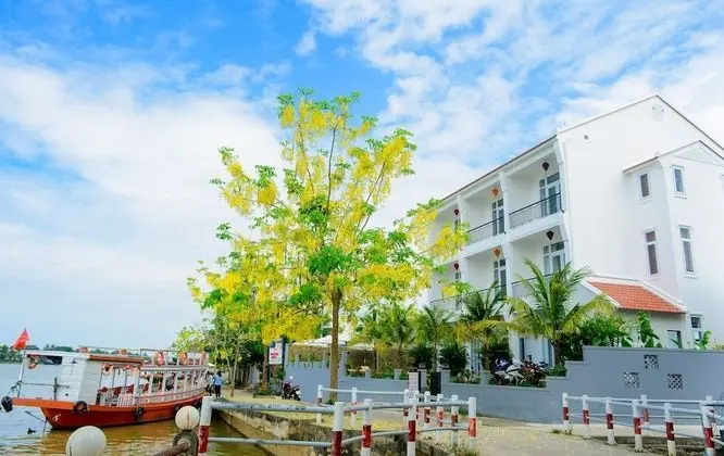 Riverside White House Hotel - Dış Mekan