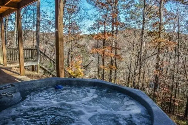 Riversong - Beautiful Cabin Located on Coosawattee River Game Room and Hot tub - Oda