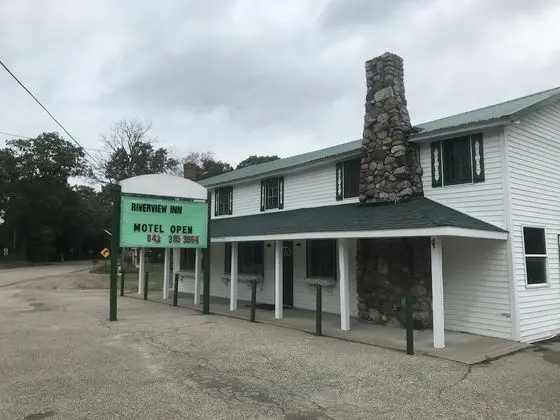 Riverview Inn
