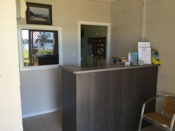 Riviera Caravan Park - Lobi
