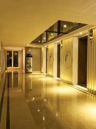 Riviera Hotel Macau - Genel