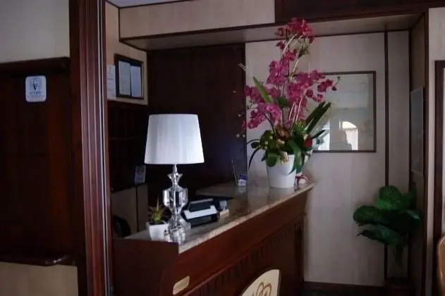 Hotel Riviera - Lobi