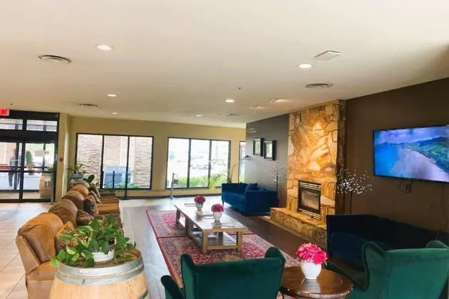 Riviera Hotel Tower Route 97 Vernon BC - Lobi