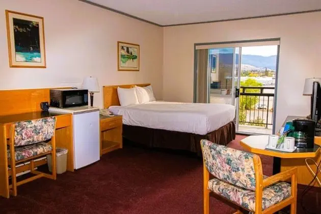 Riviera Hotel Tower Route 97 Vernon BC - Oda