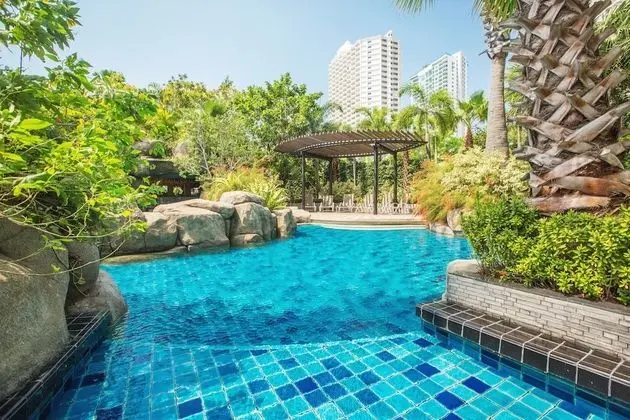 Riviera Wongamat Condo By Favstay - Havuz