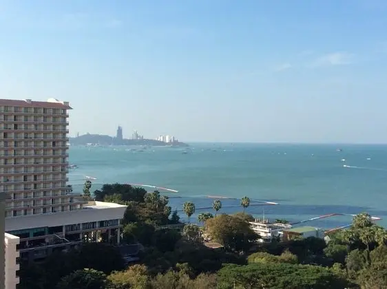 The Riviera Wongamat Hong Apartment