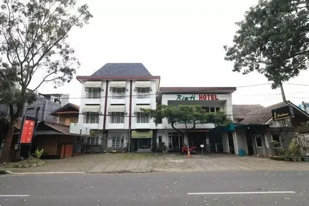 Rizh Hotel
