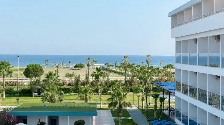 Rizom Beach Hotel - 1