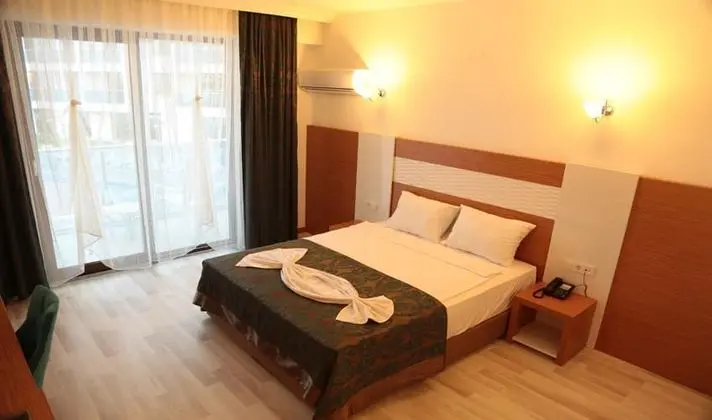 Rizom Beach Hotel - 8