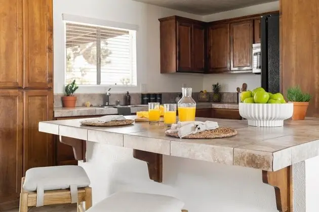 Roadrunner by Avantstay Gorgeous Desert Getaway w/ Spacious Yard & Mountain Views - İç Mekan