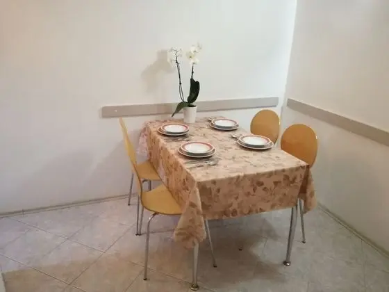 Robi- Swimming Pool and Beautiful Garden - A2-crveni - Yerinde Yemek