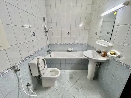 Robin Hostel For Males - Banyo Tipleri